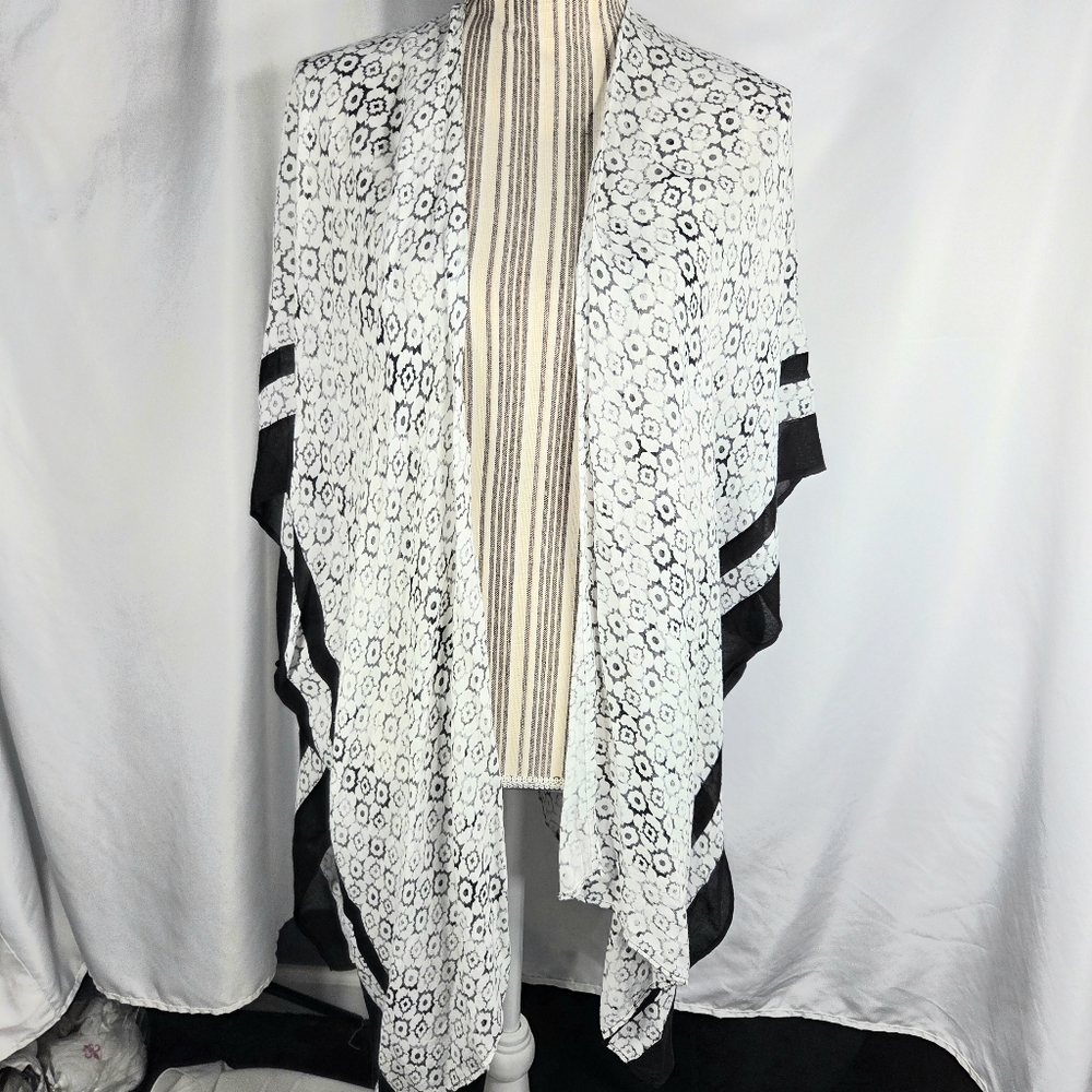 Mario Serrani Italy Black & White Print Soft Beach Cover Up One Size